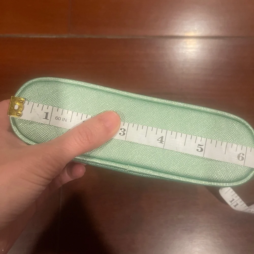 La Mer Light Green pouch
